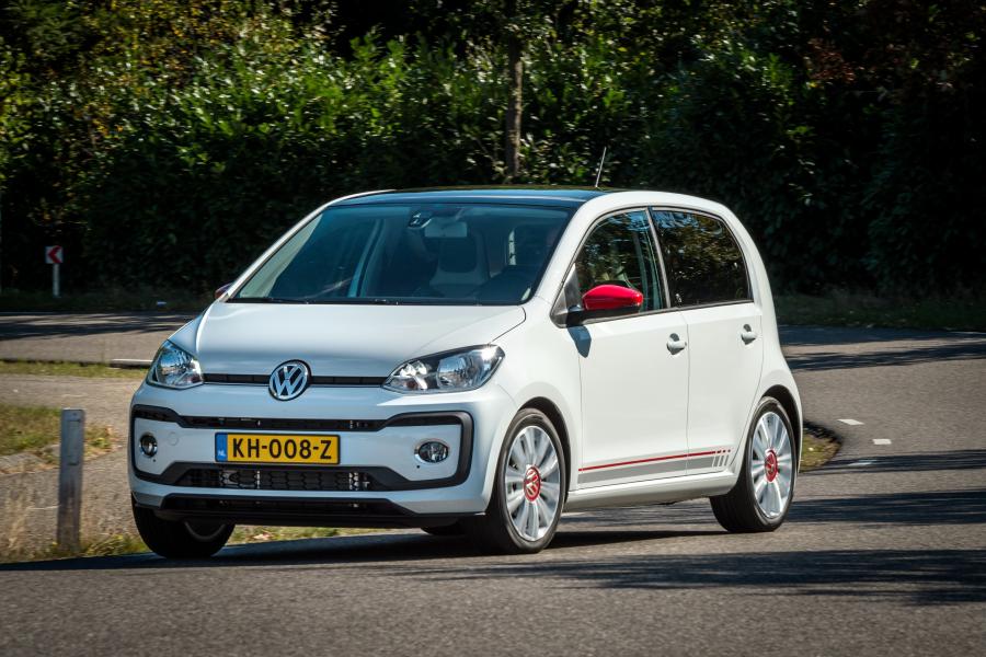  Volkswagen up! beats 5-Door 2016 года  (фото 2 из 11)